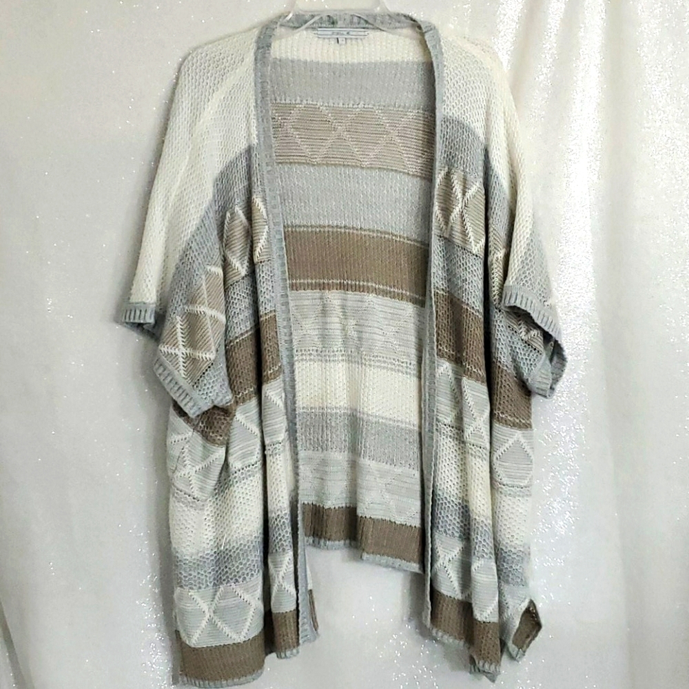 #34 O'Neil short sleeve sweater/knit kimono